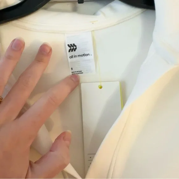 NWT All in Motion Airy Sleek Pullover - Picture 4 of 7